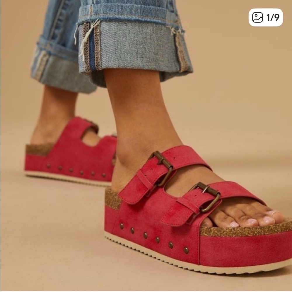 Altar'd State Serrena Platform Red Buckle Sandals 8